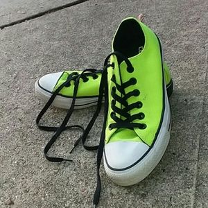 NEON CONVERSE💚